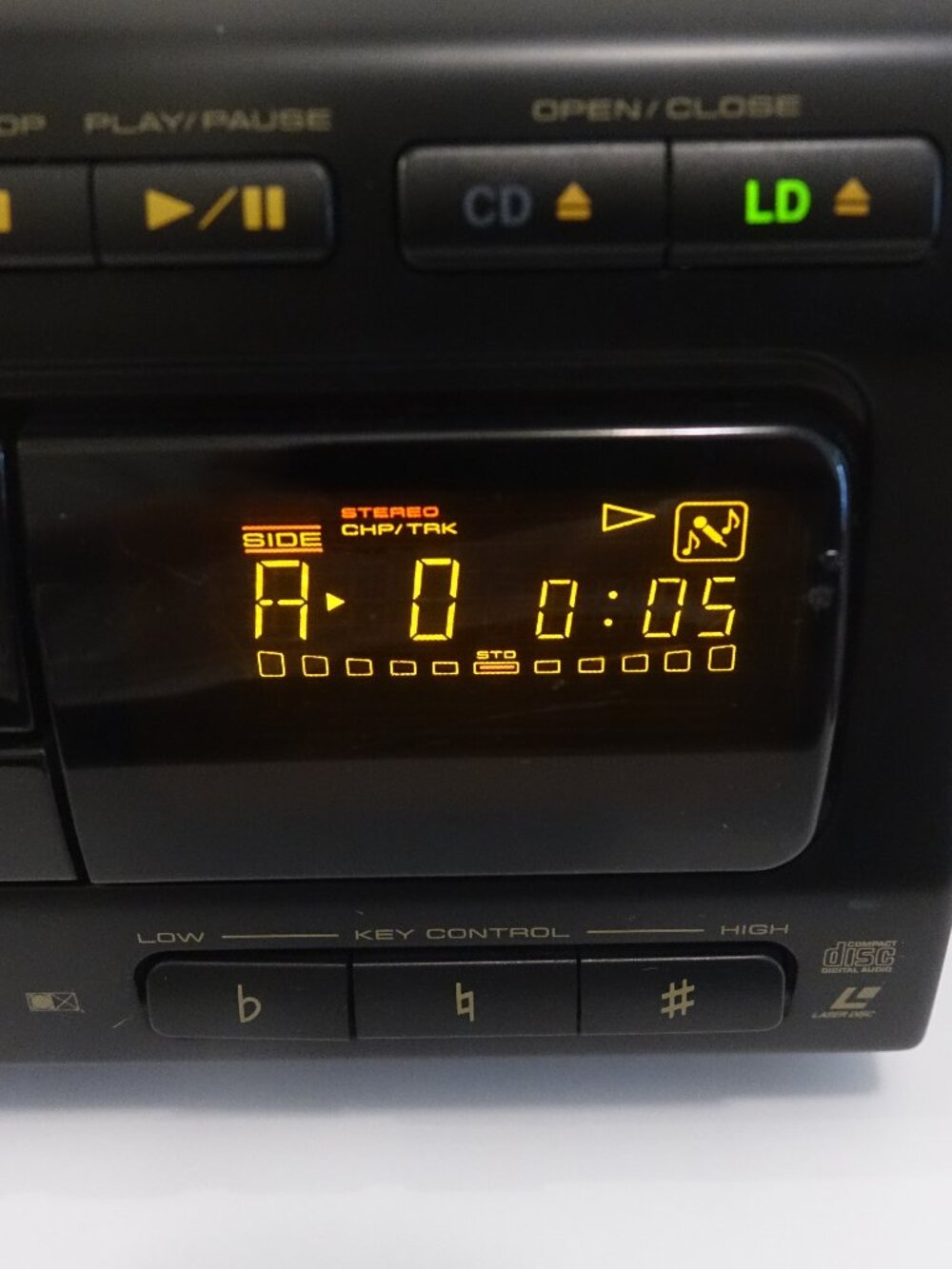 Pioneer CLD-V860 Karaoke CD/CDV/LD Both Sides Play Laser Disc Player - Picture 9 of 15
